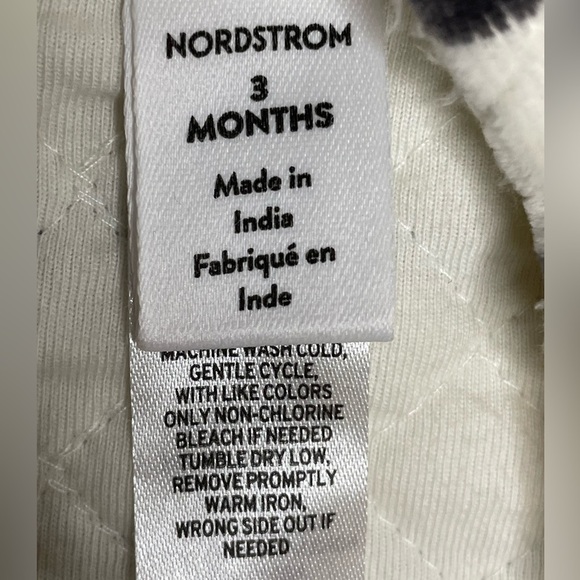 Nordstroms Hooded Bunting - Picture 5 of 10